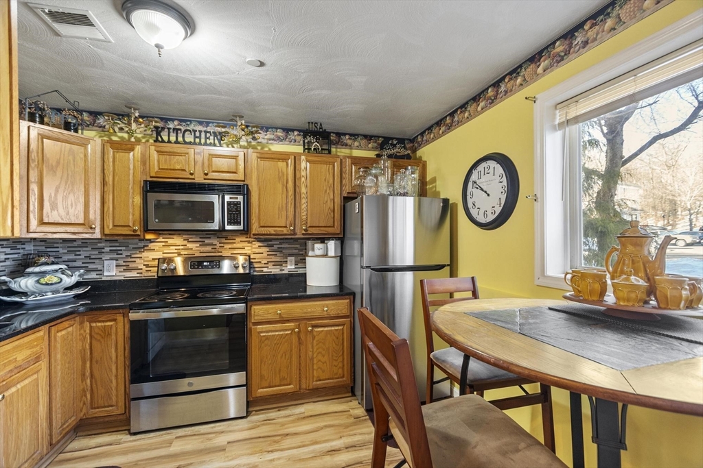 330 Sunderland Road, Unit 80 Worcester, MA 01604 - Photo 14 of 37