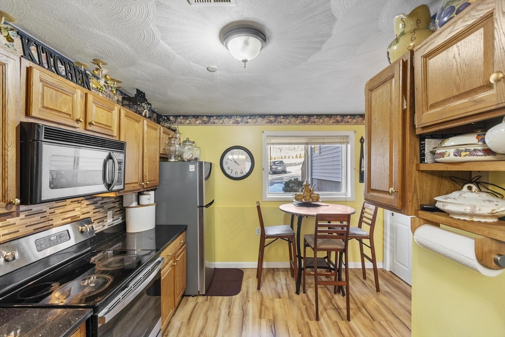 330 Sunderland Road, Unit 80 Worcester, MA 01604 - Photo 16 of 37