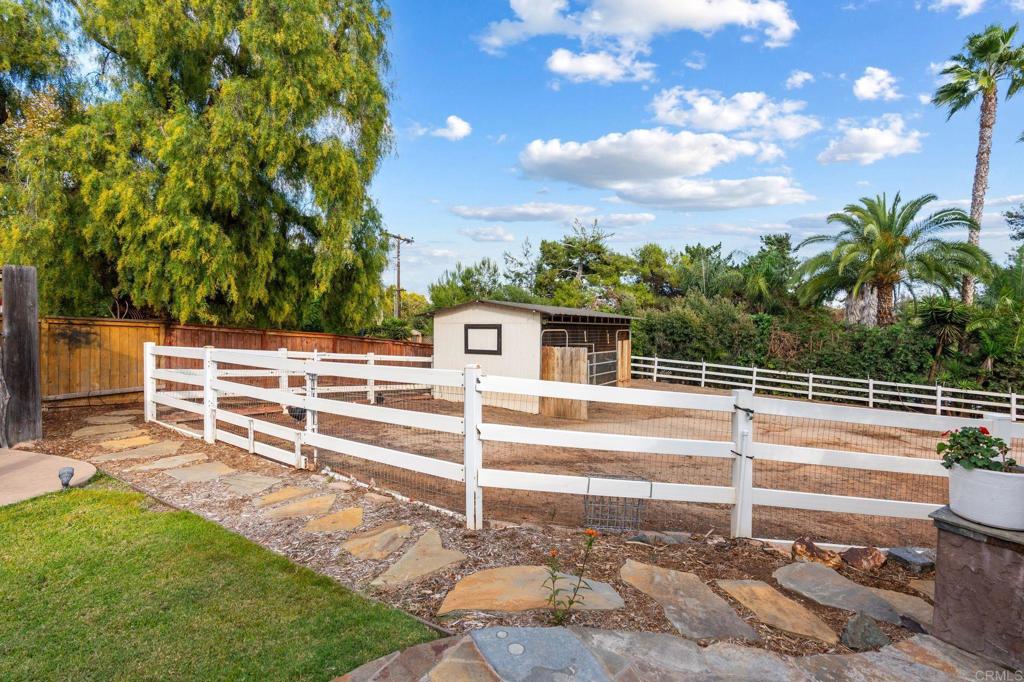 612 Lucylle Lane Encinitas, CA 92024 - Photo 34 of 47 a view of a terrace