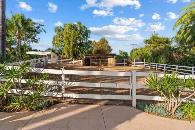 $3,300,000 | 612 Lucylle Lane, Encinitas, CA 92024