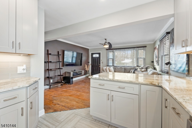 34 Bayview Avenue Hopatcong, NJ 07843 - Photo 6 of 16