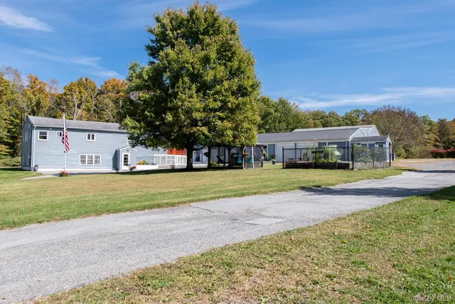 $875,000 | 352-354 Ruskey Lane, Hyde Park, NY 12538