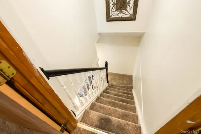 $875,000 | 352-354 Ruskey Lane, Hyde Park, NY 12538