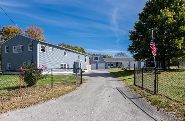 $875,000 | 352-354 Ruskey Lane, Hyde Park, NY 12538