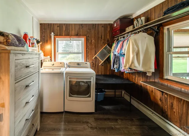 $875,000 | 352-354 Ruskey Lane, Hyde Park, NY 12538