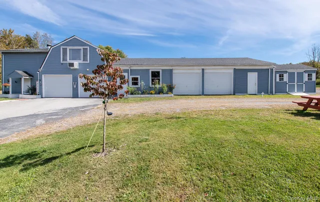 $875,000 | 352-354 Ruskey Lane, Hyde Park, NY 12538