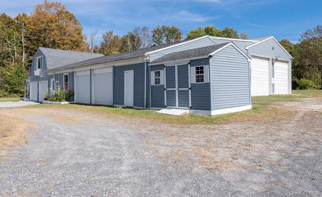 $875,000 | 352-354 Ruskey Lane, Hyde Park, NY 12538