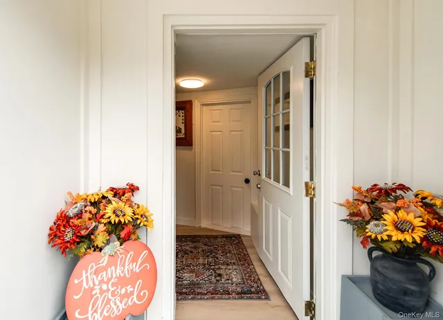 a very nice looking room with a flower pot