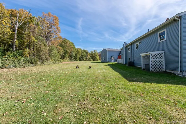 $875,000 | 352-354 Ruskey Lane, Hyde Park, NY 12538