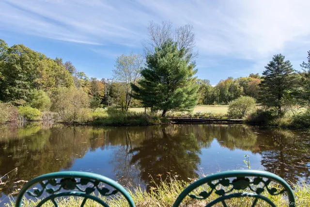 $875,000 | 352-354 Ruskey Lane, Hyde Park, NY 12538