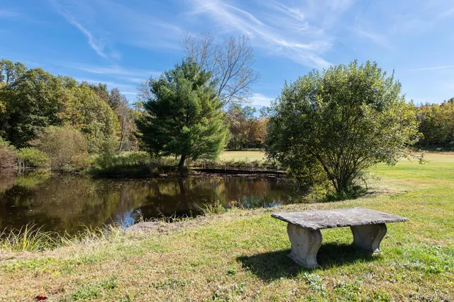 $875,000 | 352-354 Ruskey Lane, Hyde Park, NY 12538