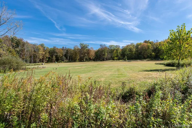 $875,000 | 352-354 Ruskey Lane, Hyde Park, NY 12538