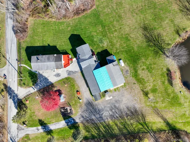 $875,000 | 352-354 Ruskey Lane, Hyde Park, NY 12538