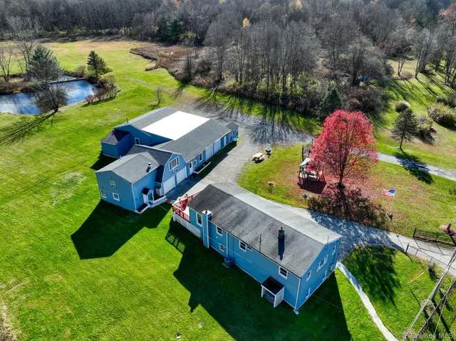 $875,000 | 352-354 Ruskey Lane, Hyde Park, NY 12538