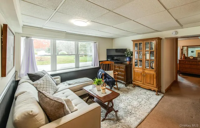 $875,000 | 352-354 Ruskey Lane, Hyde Park, NY 12538