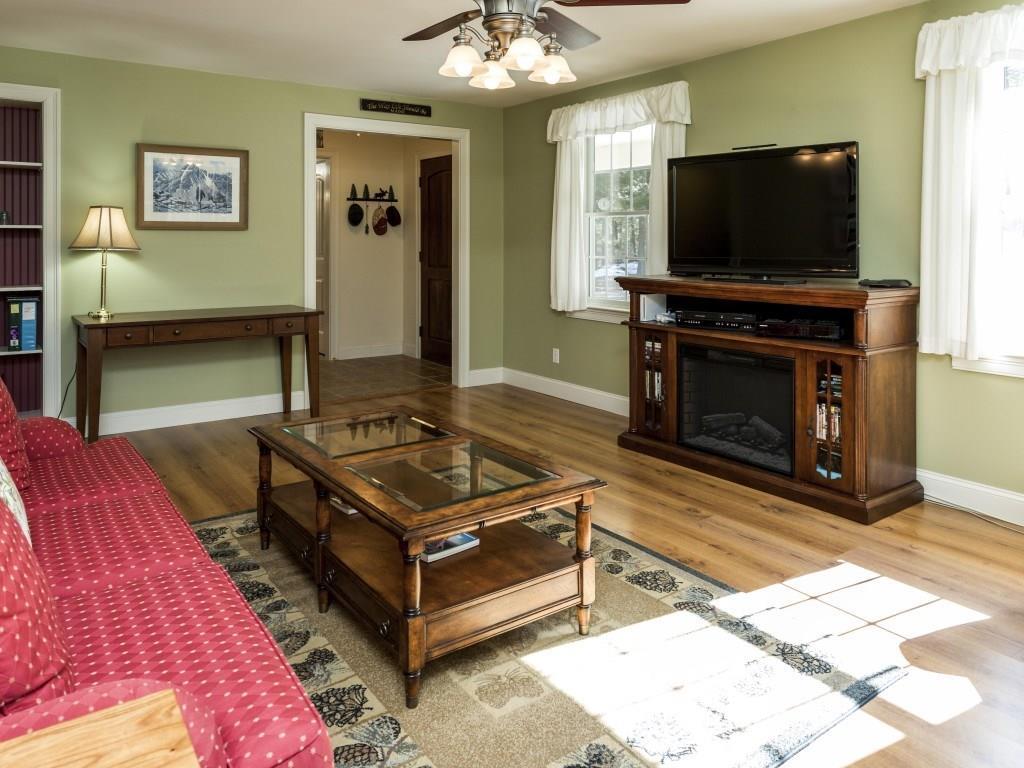 3 Valley Road Boothbay, ME 04537 - Photo 5 of 22 Photo