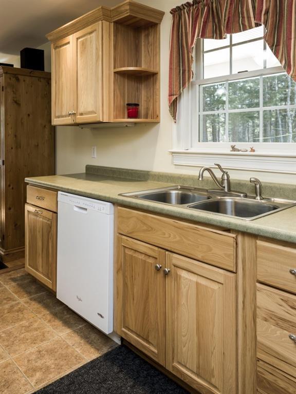 3 Valley Road Boothbay, ME 04537 - Photo 8 of 22 Photo