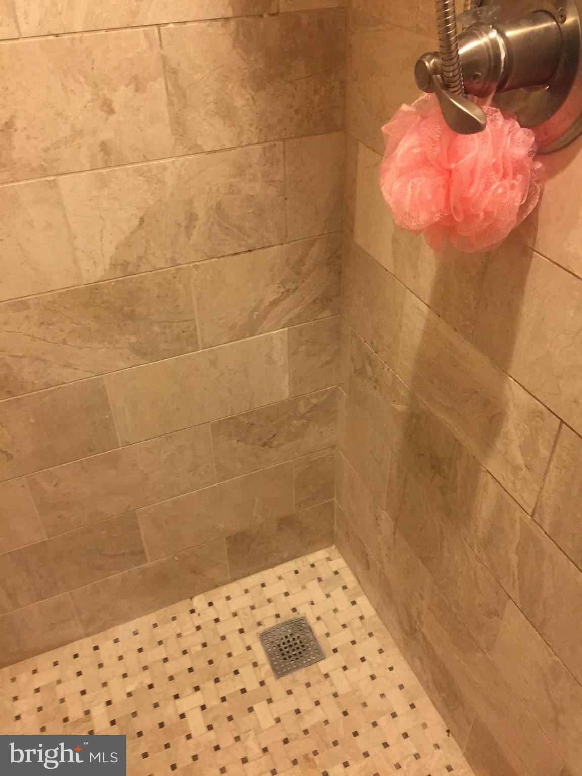 18 Russell Road Willow Grove, PA 19090 - Photo 17 of 25 2nd bathroom (full)