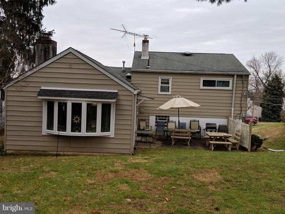 18 Russell Road Willow Grove, PA 19090 - Photo 24 of 25 Rear Patio
