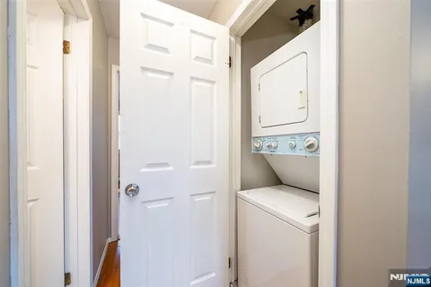 $855,000 | 54 Chestnut Street, Weehawken, NJ 07086