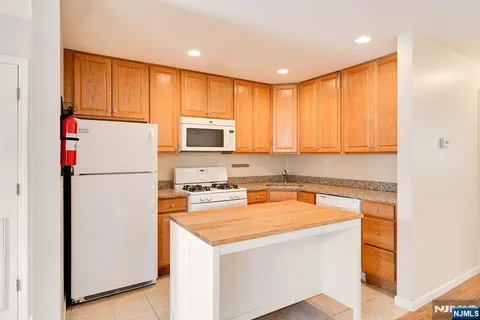 $855,000 | 54 Chestnut Street, Weehawken, NJ 07086