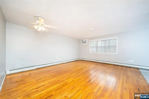 $855,000 | 54 Chestnut Street, Weehawken, NJ 07086