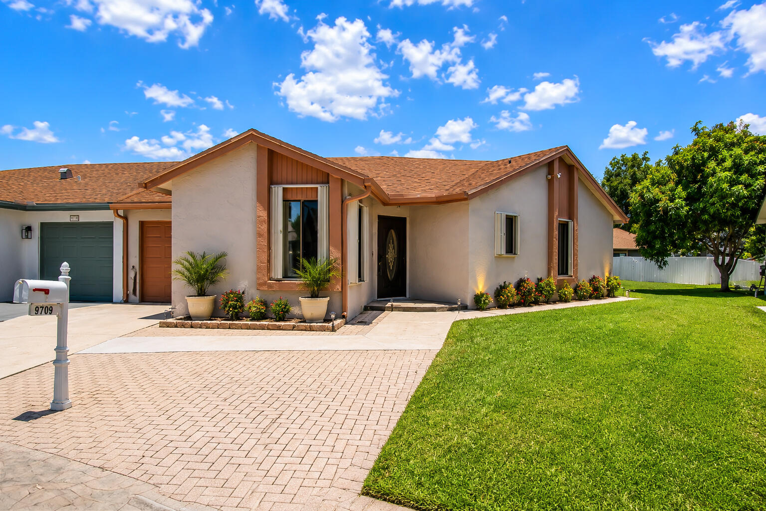 9709 Sunny Isle Circle Boca Raton, FL 33428 - Photo 1 of 37 62AB5965-0B98-4F7A-954D-7951706575B5