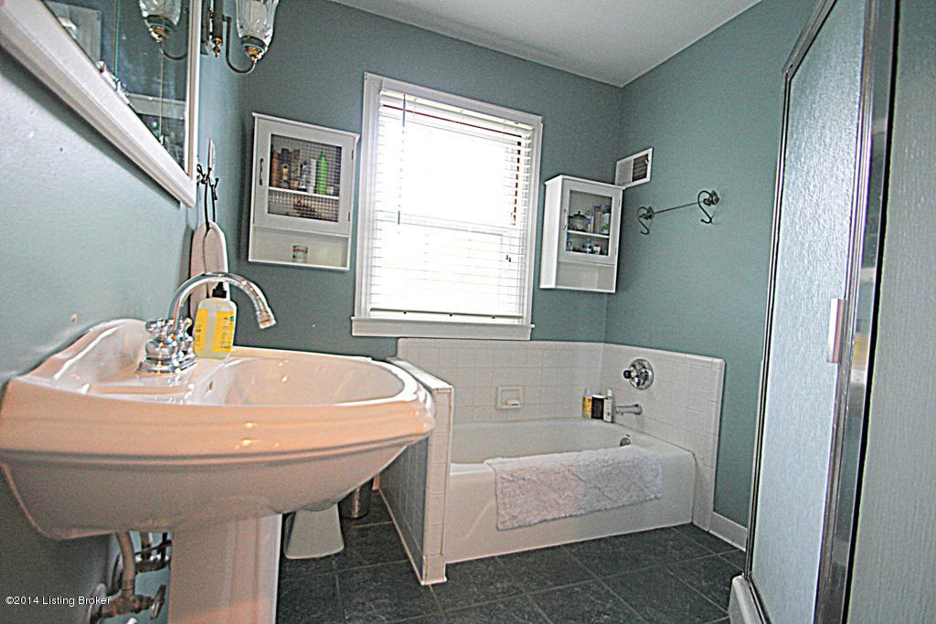 126 Gibson Road Louisville, KY 40207 - Photo 19 of 49 IMG_3605