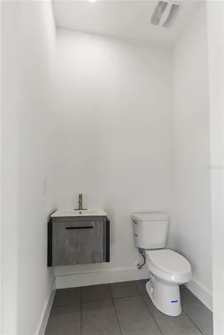 a close view of sink