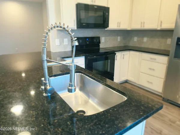 $2,050 | 7026 Butterfly Court, Jacksonville, FL 32258