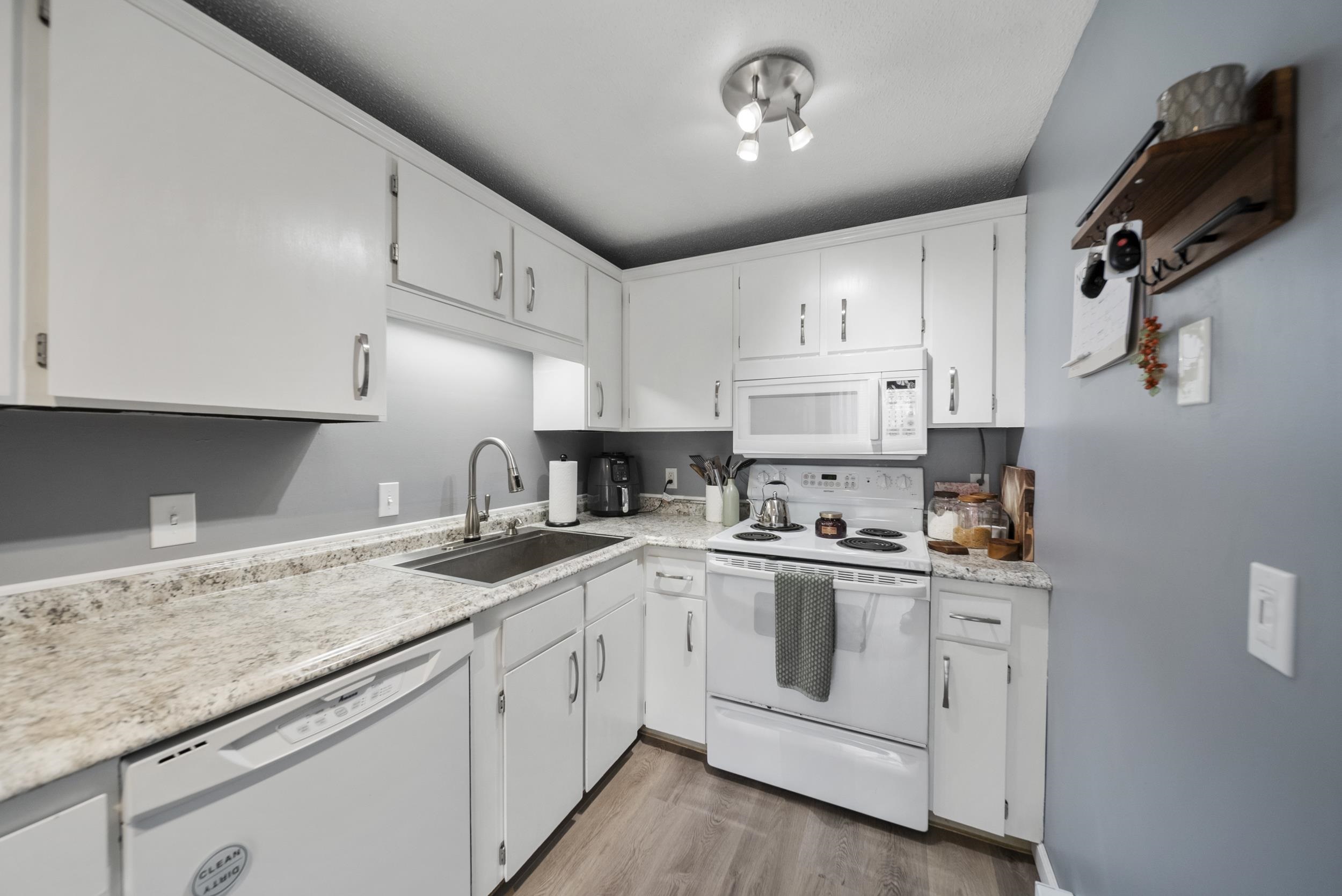 798 Court Street, Unit G Keene, NH 03431 - Photo 7 of 26