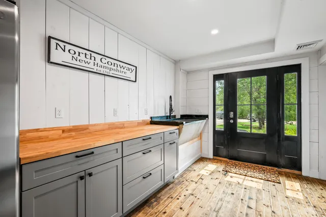 $1,100,000 | 3610 West Side Road, Conway, NH 03860