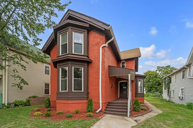 $209,000 | 2030 West Pierce Street, Milwaukee, WI 53204
