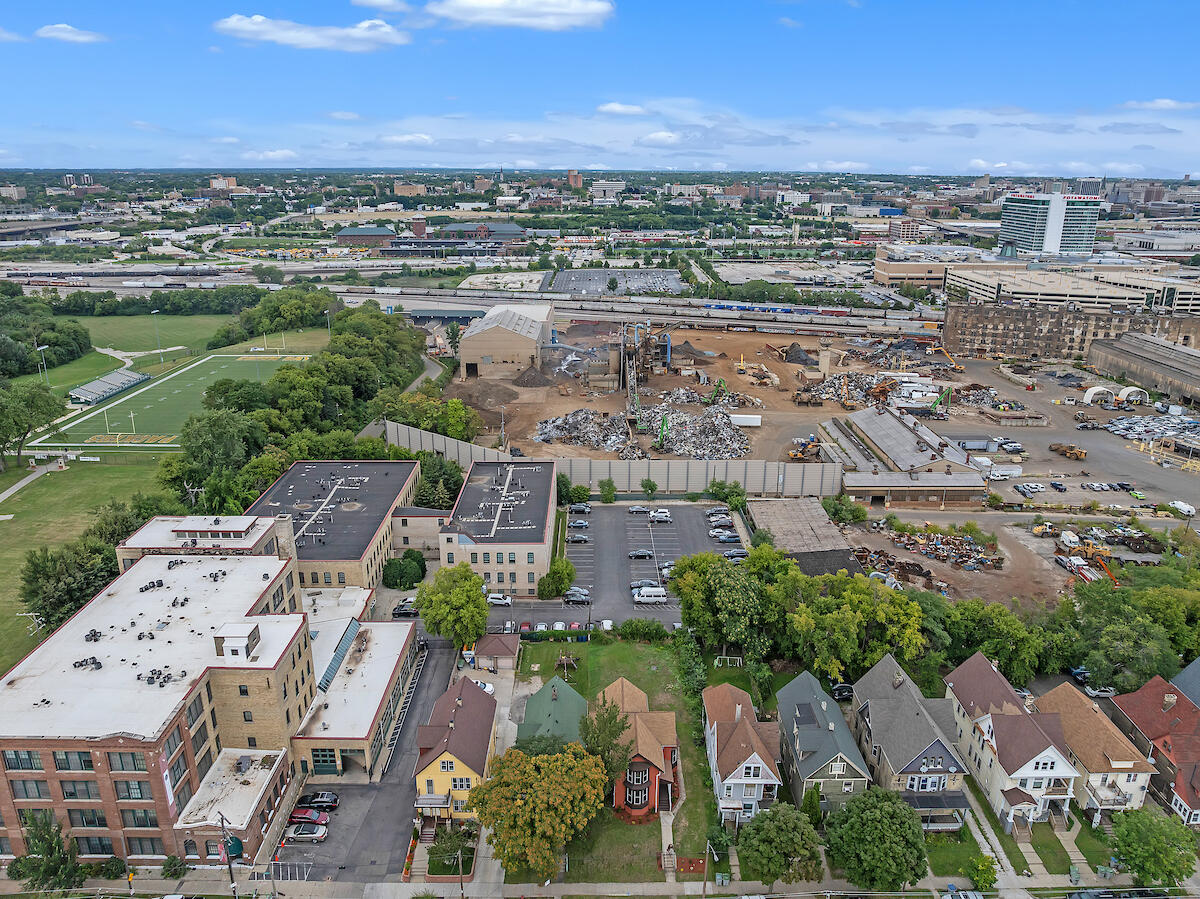 2030 West Pierce Street Milwaukee, WI 53204 - Photo 17 of 30 DJI_20250819104944_0021_D