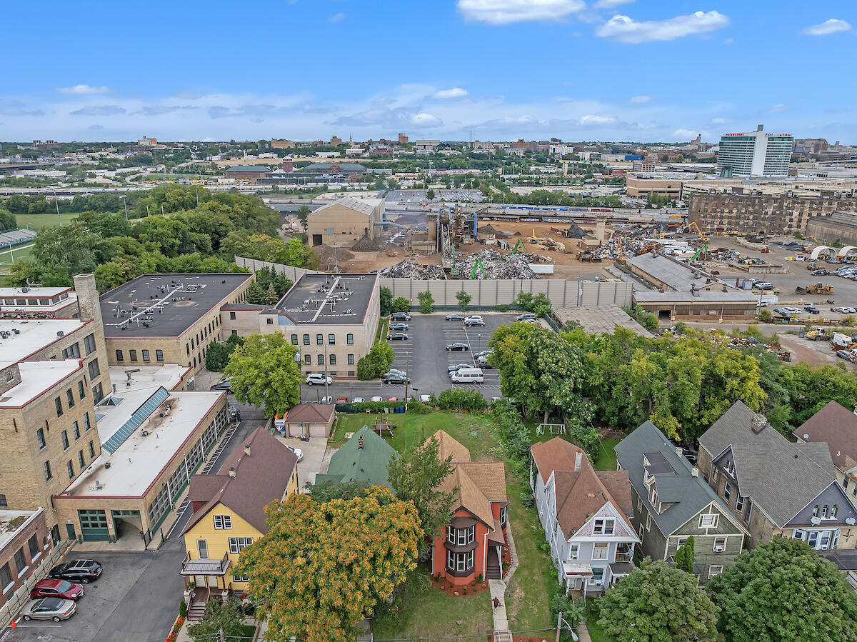 2030 West Pierce Street Milwaukee, WI 53204 - Photo 20 of 30 DJI_20250819104932_0020_D