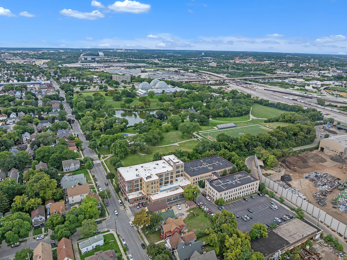 2030 West Pierce Street Milwaukee, WI 53204 - Photo 28 of 30 DJI_20250819105026_0024_D