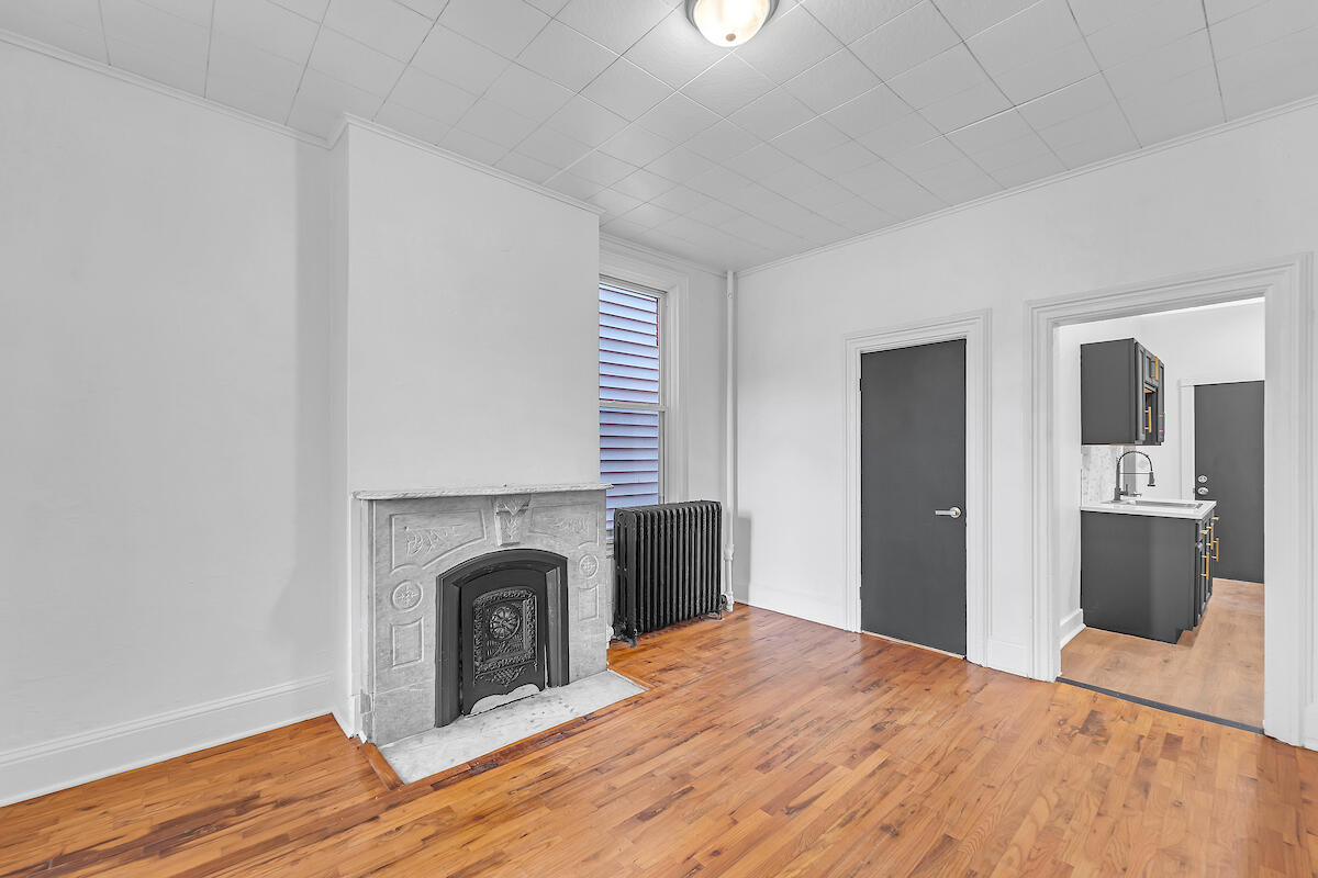 2030 West Pierce Street Milwaukee, WI 53204 - Photo 8 of 30 DSC08092