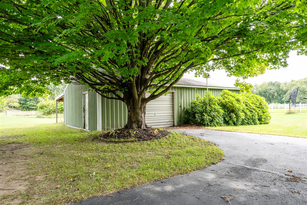 1155 South Bainbridge Center Road Benton Harbor, MI 49022 - Photo 46 of 47