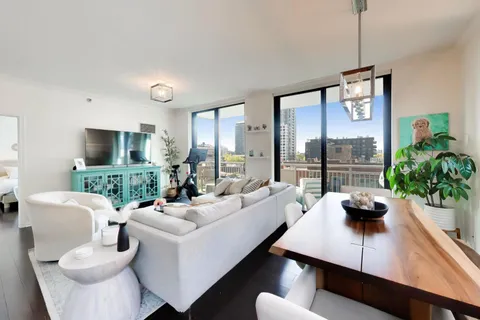 $524,900 | 421 West Huron Street, Unit 604, Chicago, IL 60654