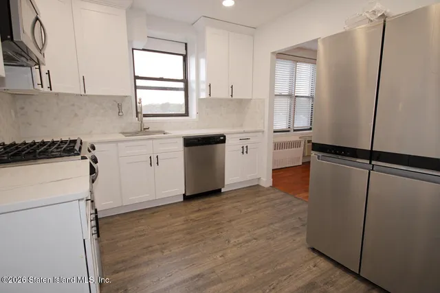 $435,000 | 100 Colfax Avenue, Unit 6D | Grant City