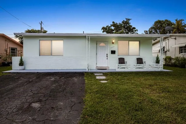 $2,300 | 6888 Northwest 30th Street, Sunrise, FL 33313