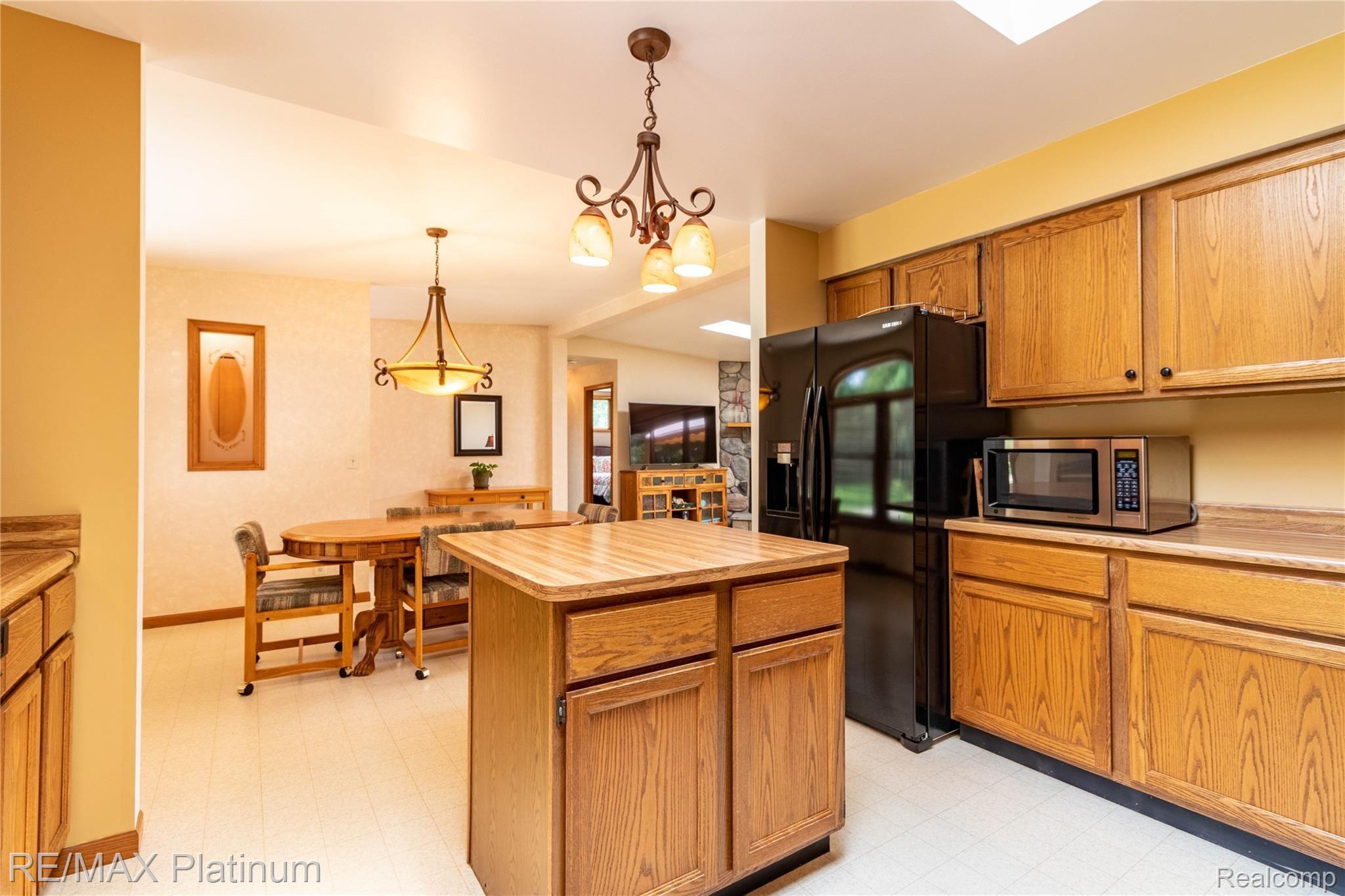 2467 Botsford Road Howell, MI 48855 - Photo 18 of 50 18.Kitchen
