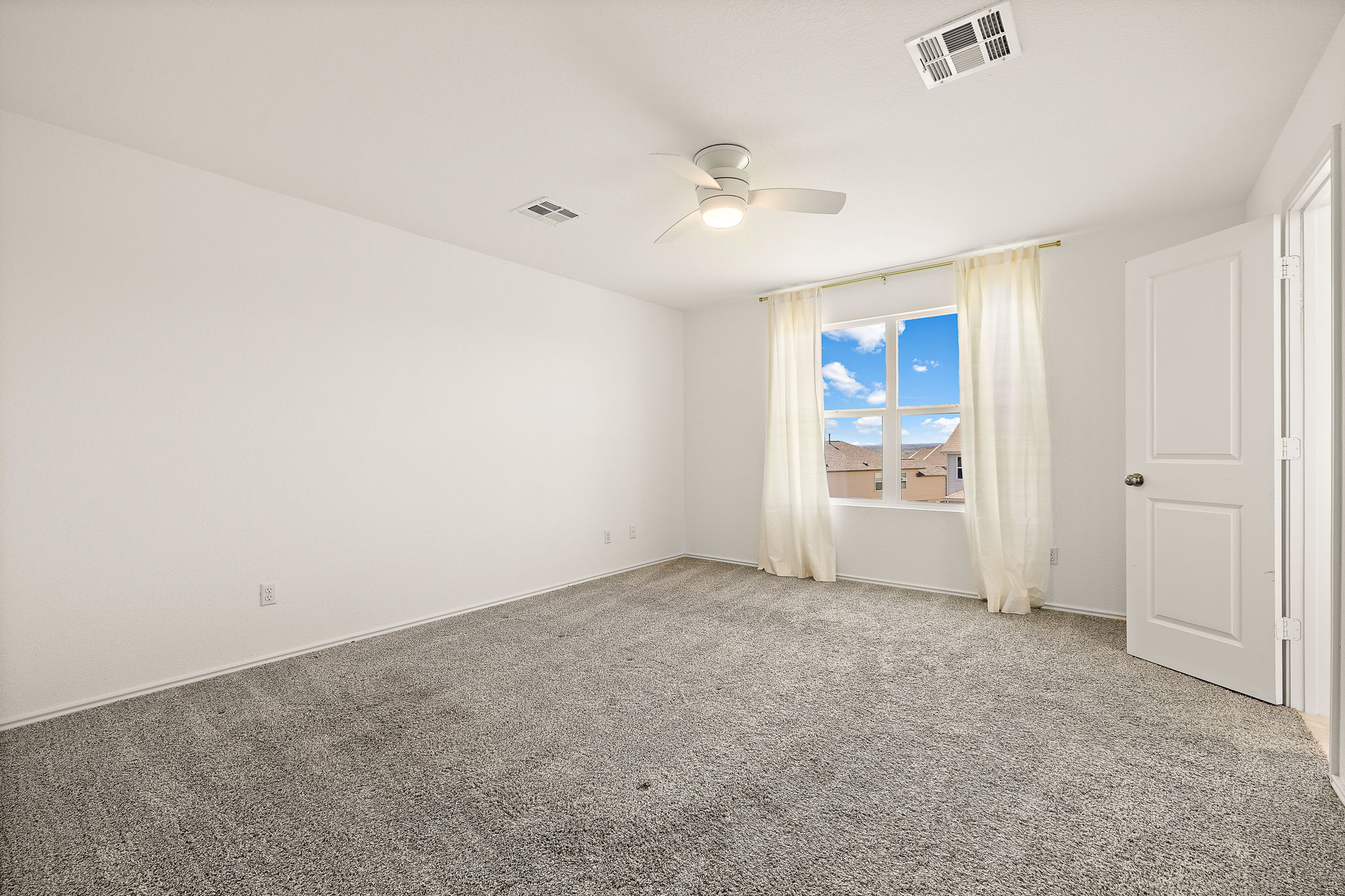 8002 Prairie Rye Drive Lago Vista, TX 78645 - Photo 13 of 33