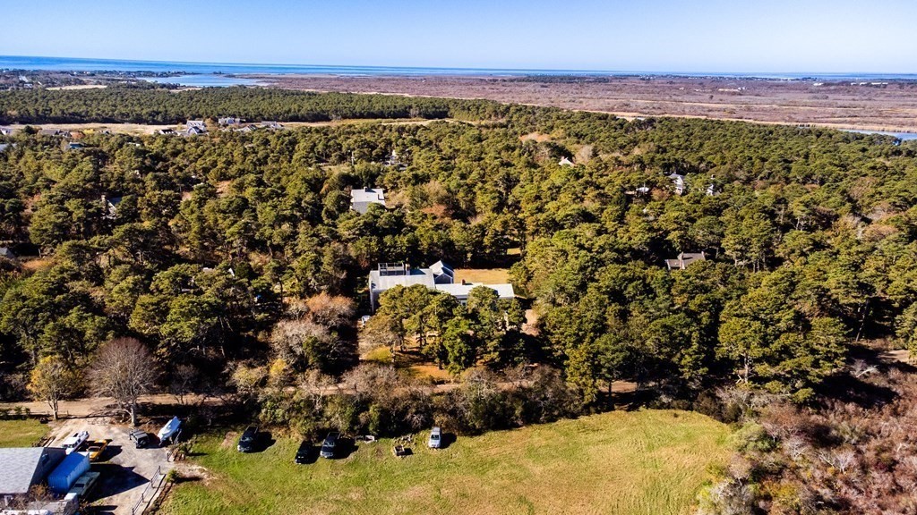 13 Millbrook Road Nantucket, MA 02554 - Photo 3 of 7 Gallery Image 3