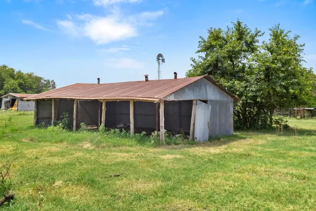 $669,000 | 145 Stolle Lane, Flatonia, TX 78941