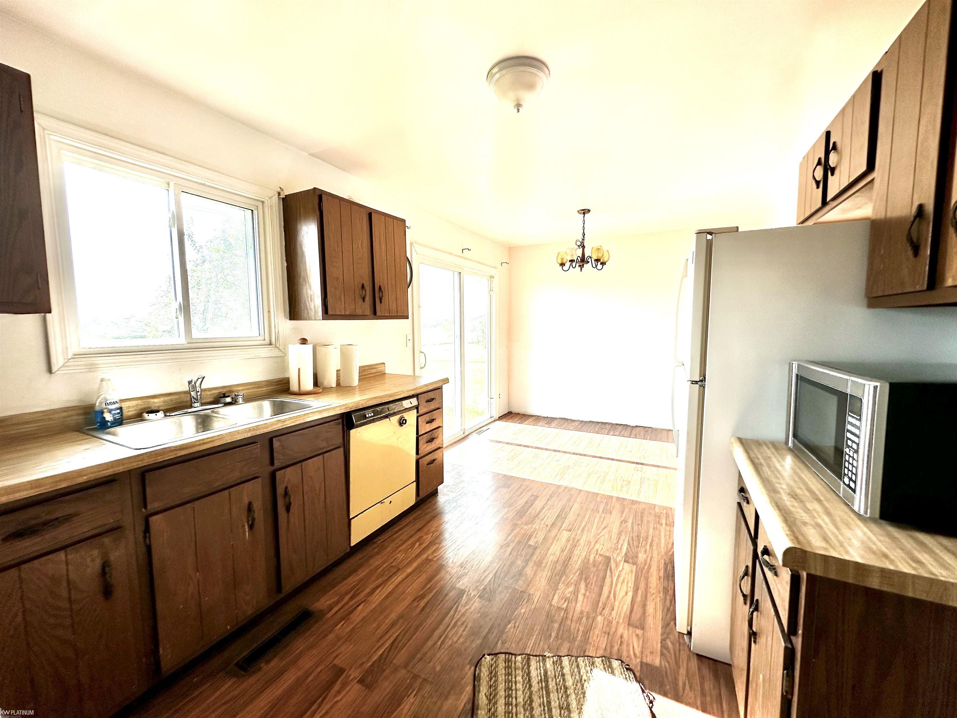2184 South Van Buren Road Reese, MI 48757 - Photo 9 of 32 Kitchen