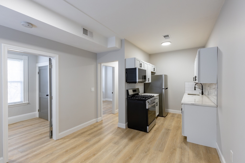 628 East 6th Street, Unit 2 Boston, MA 02127 - Photo 6 of 13