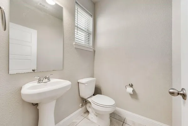 $1,850 | 4929-4931 Sanger Cir Drive, Sanger, TX 76266