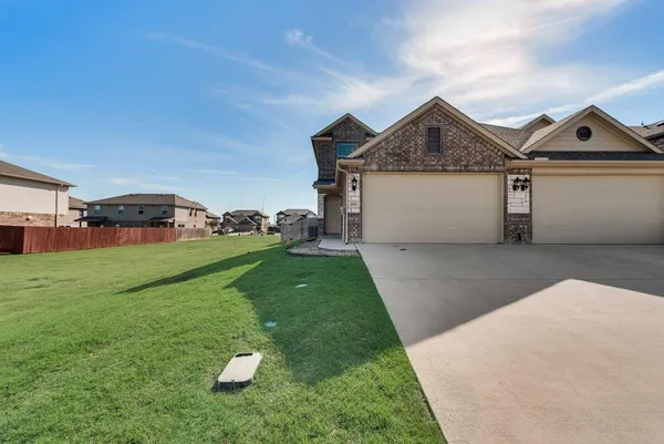 $1,850 | 4929-4931 Sanger Cir Drive, Sanger, TX 76266