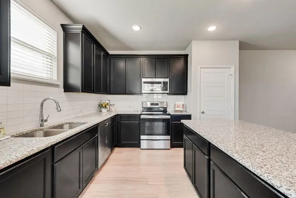 $1,850 | 4929-4931 Sanger Cir Drive, Sanger, TX 76266